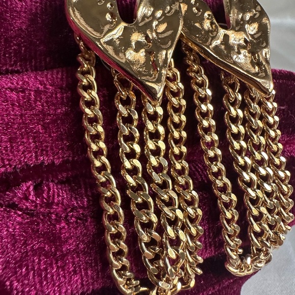 Zara Casually Gold Heart  Earrings - Picture 5 of 11